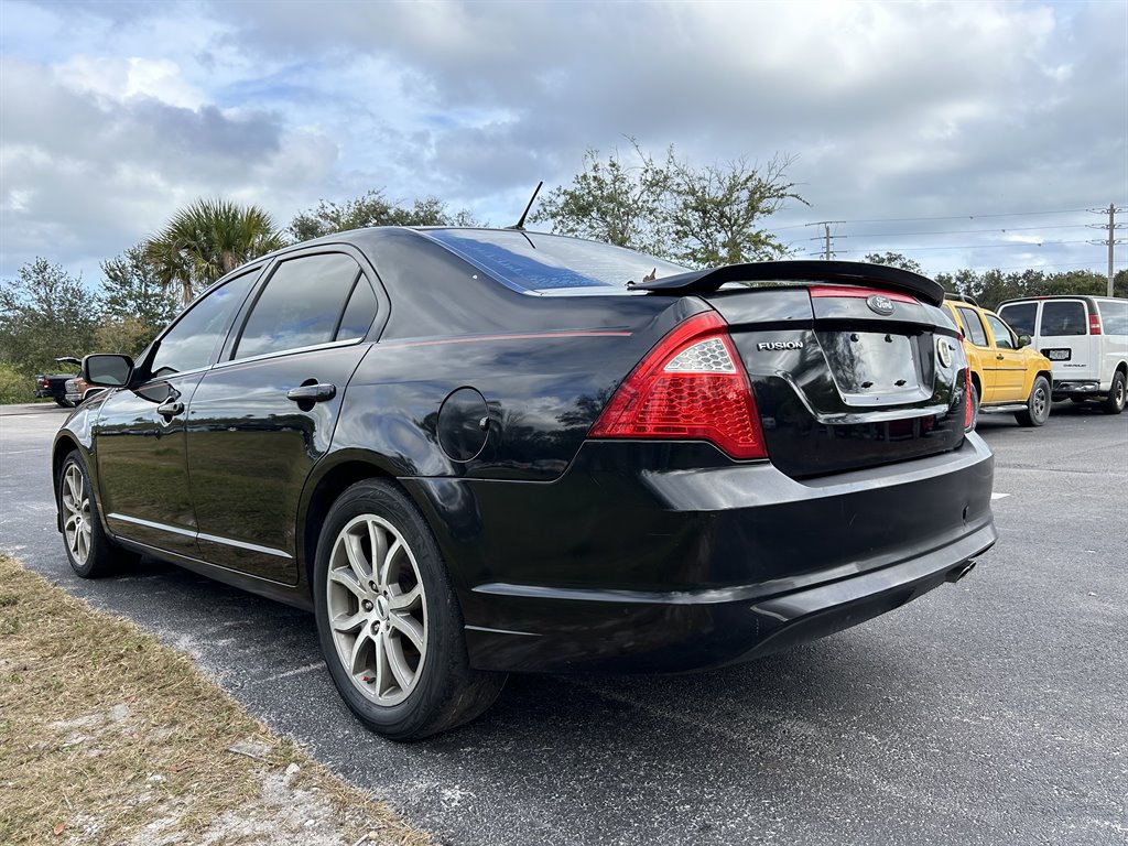 2010 Ford Fusion SE photo 3