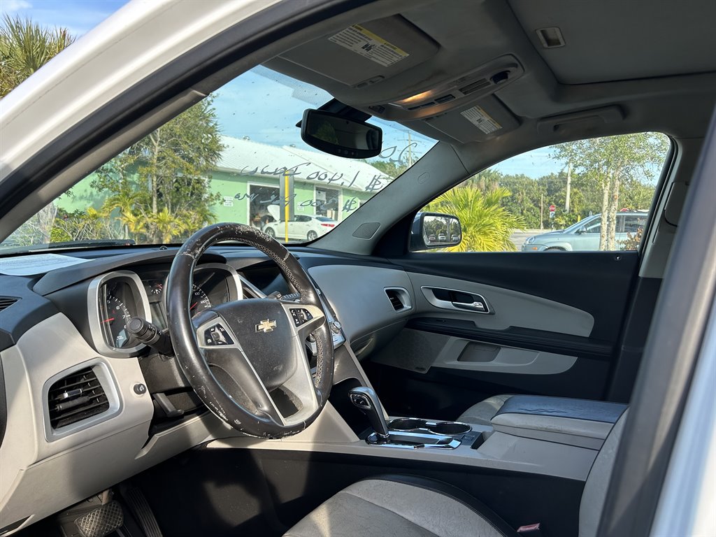 2010 Chevrolet Equinox LTZ photo 5