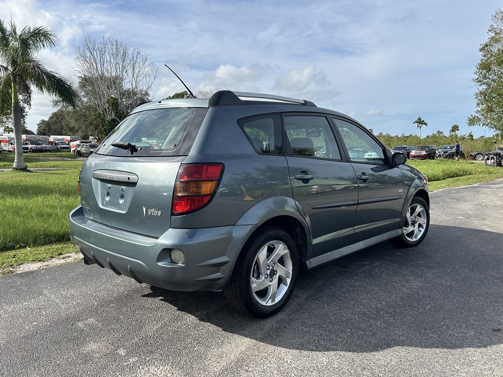 2007 Pontiac Vibe Base photo 4