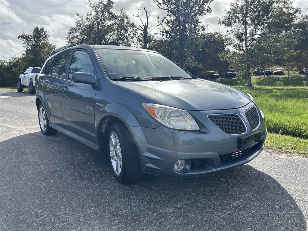 2007 Pontiac Vibe Base photo 2