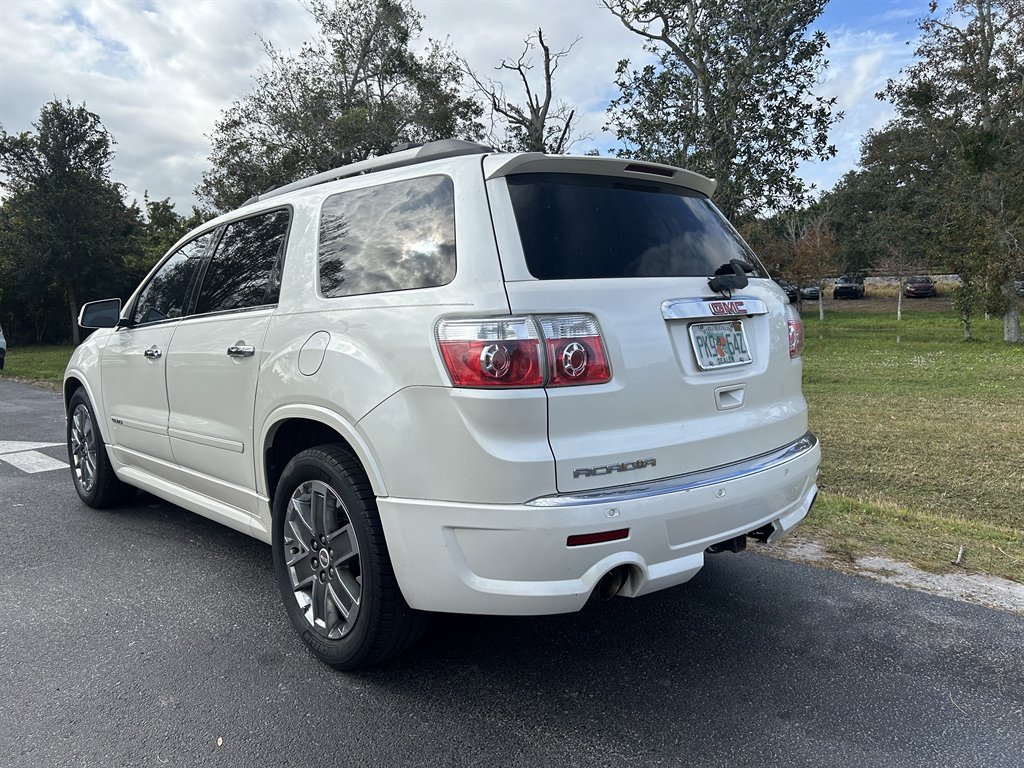 2012 GMC Acadia Denali photo 3