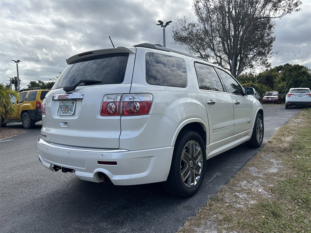 2012 GMC Acadia Denali photo 4