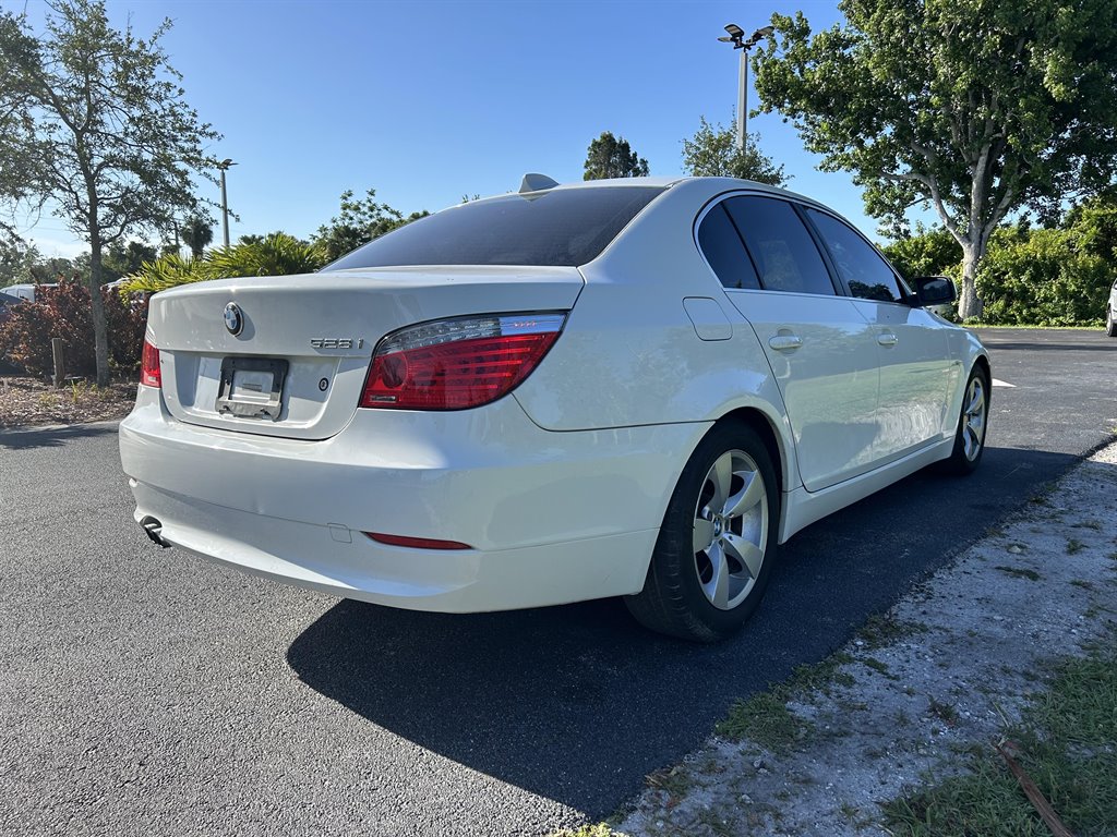 2008 BMW 5 Series 528i photo 4